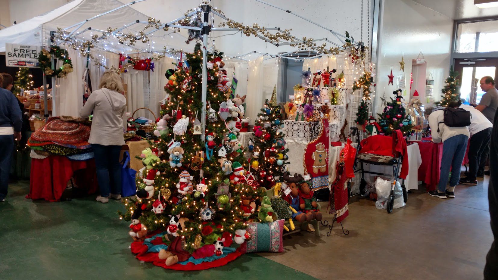 Christmas Spirit Abounds at 'Gifts 'n Tyme'